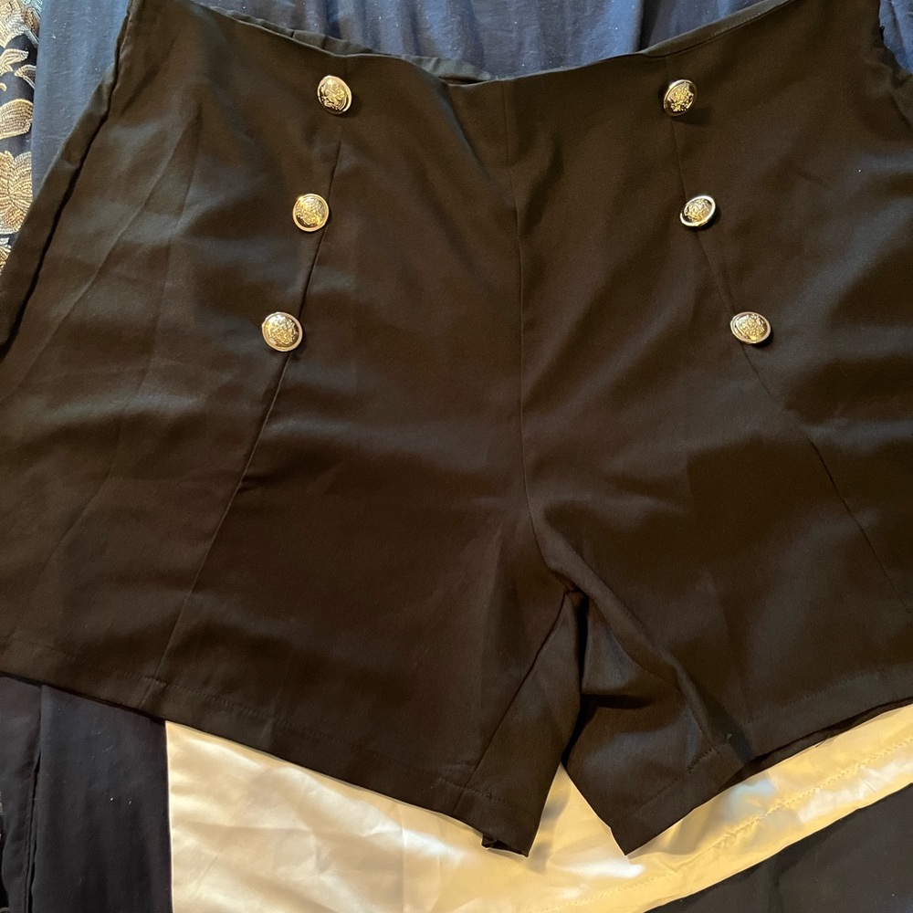 Womans Plus sailor button shorts